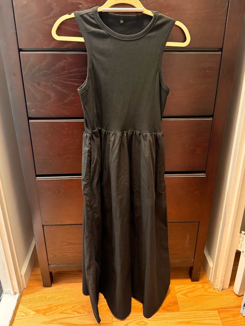 Black Sleeveless Midi Dress